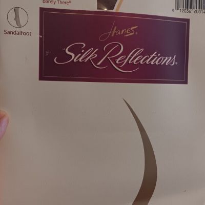 Knee Highs Hanes Silk Reflections Silky Stockings 2-Pair,  Size 1 “Barely There”